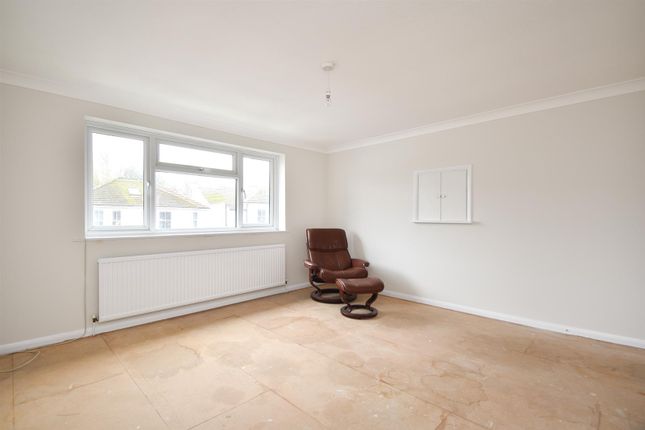 Flat for sale in Blacklands Court, St. Helens Park Road, Hastings