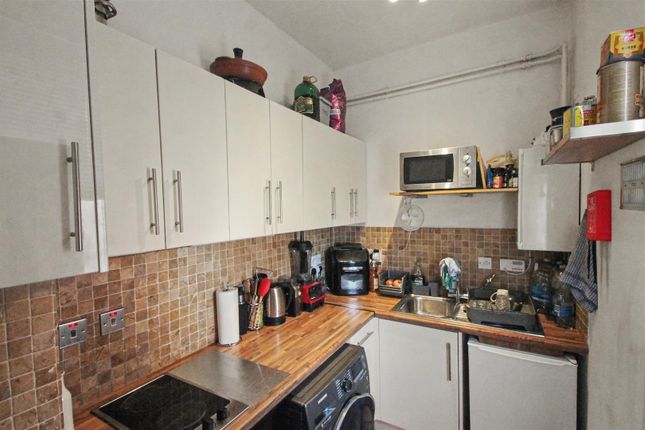 Flat 5, 16, Kimbolton Avenue, Bedford photo 4