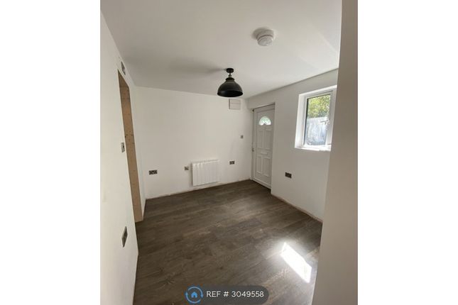 Victoria Avenue, Southend-On-Sea photo 4