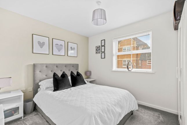 17 Juniper Drive, Aylesbury photo 4