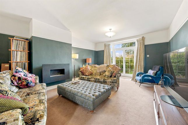 25, Belmont Close, North Uxbridge photo 4