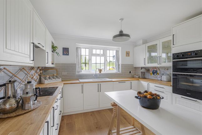 8, Sunningdale Close, Seaford photo 4