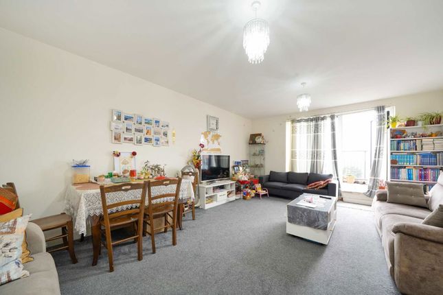 Flat 17, 47, Clarence Avenue, Ilford photo 4