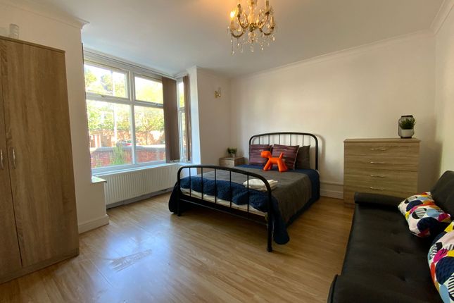 Thumbnail Room to rent in Hughenden Road, High Wycombe