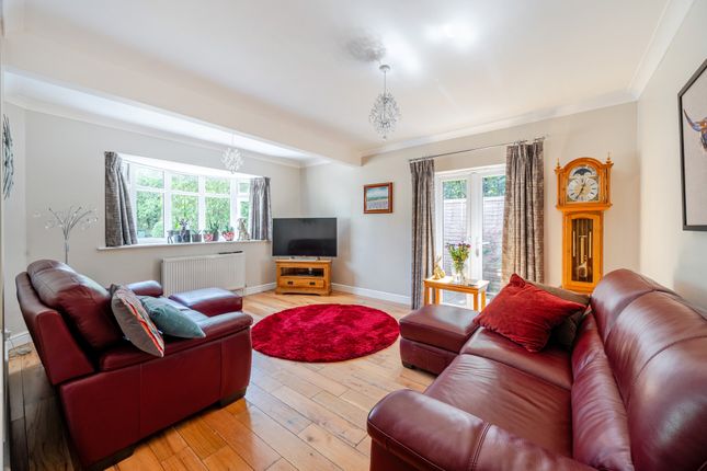 Hawthorns, Roestock Lane, St. Albans photo 4