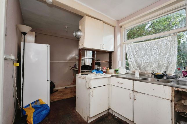 15, Raven Terrace, Bradford photo 4