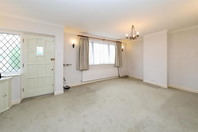 6, Corwell Lane, Hillingdon photo 2