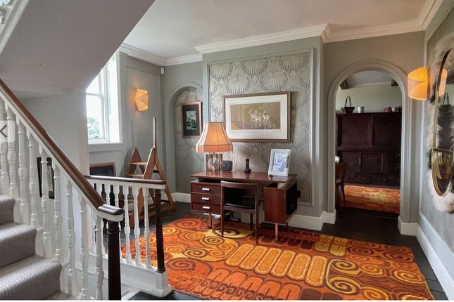 The Walls,, Hampton Court Road, East Molesey photo 2