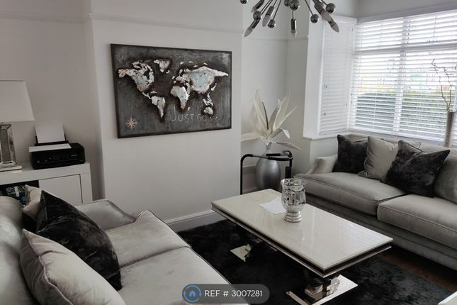 Strathmore Drive Crosby, Liverpool photo 4