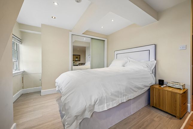 Flat 801, Nell Gwynn House, Sloane Avenue, London photo 3