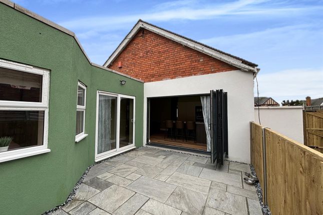 Thumbnail Detached bungalow for sale in Farndon Road, Newark