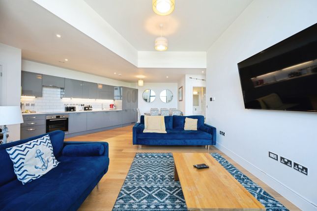 Apartment 6, The Round House,, Northney Marina, Hampshire photo 4