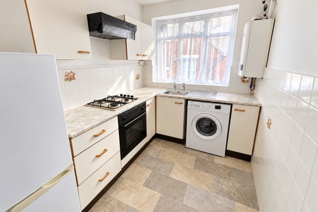 2C Cardiff Road, Luton, Bedfordshire photo 4