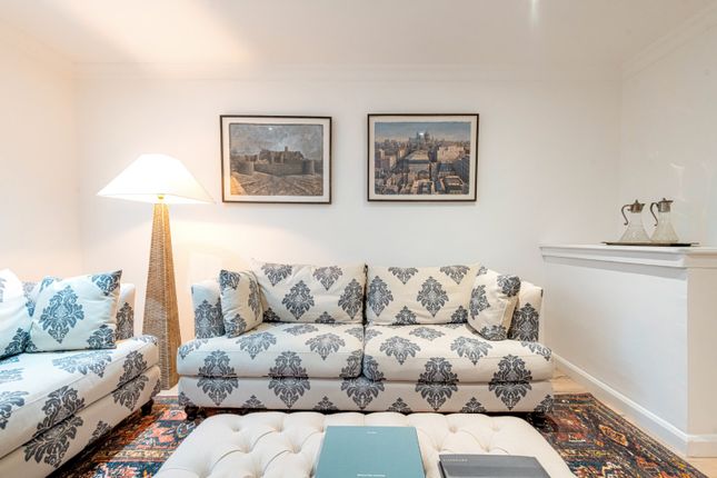 Flat for sale in Nevern Square, London