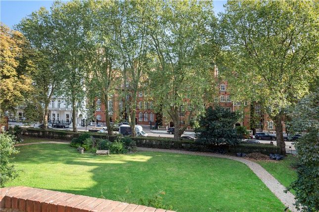 Flat for sale in Courtfield Road, South Kensington