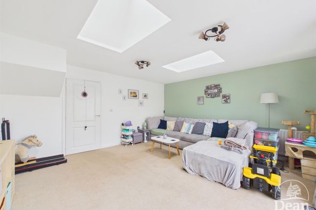 17, Bledisloe Way, Lydney photo 3