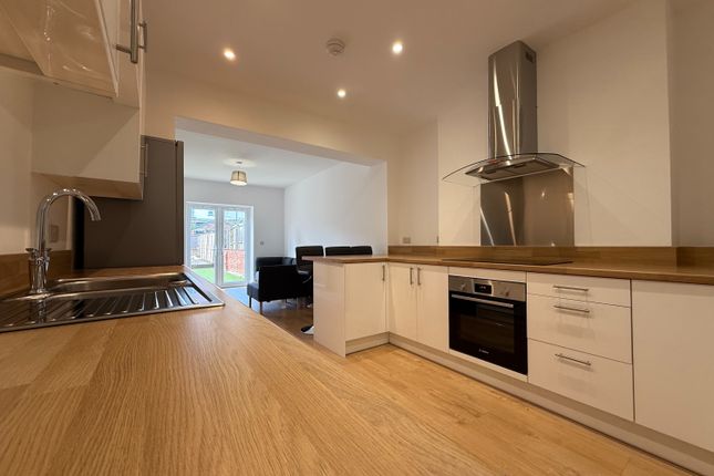 6-bed terraced on 6, Pentyrch Street, Cardiff, £3,420/mo