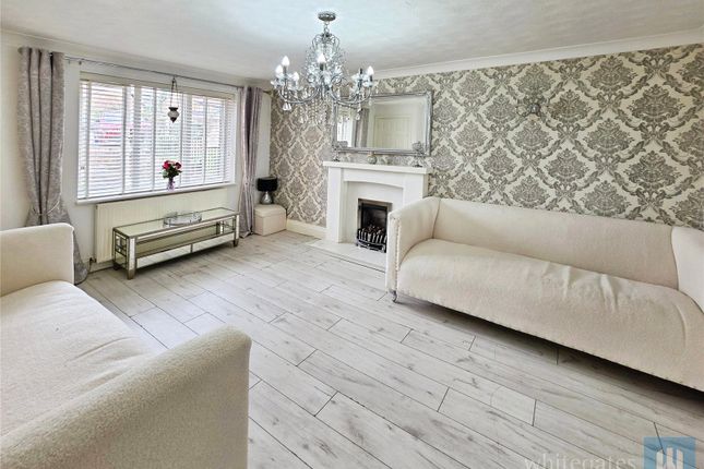 18, Heath Grove, Batley photo 5
