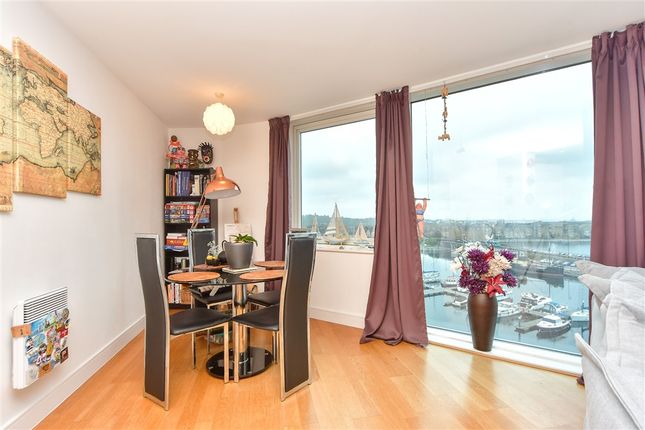 Kitchen/ Living Area