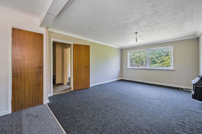 Flat 5, 26 Onslow Gardens, Surrey photo 4