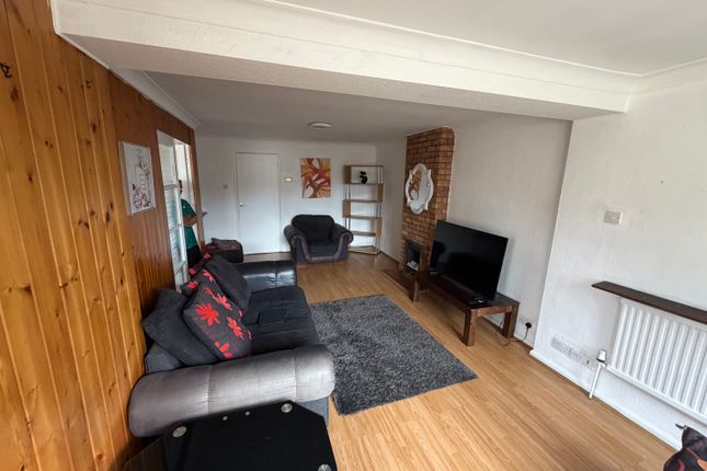 250, Asquith Boulevard, Leicester photo 4