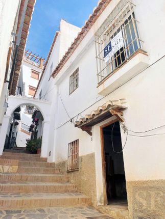 Town house for sale in Canillas De Aceituno, Andalusia, Spain