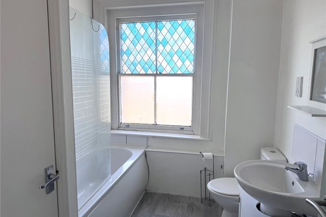 Flat 22, Quayside Court,, The Quay, Essex photo 5