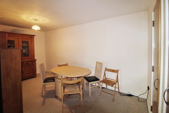 Flat for sale in Spring Gardens, Paramount, Swindon