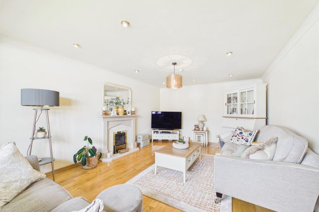 23, Castleview Avenue, Paisley photo 4