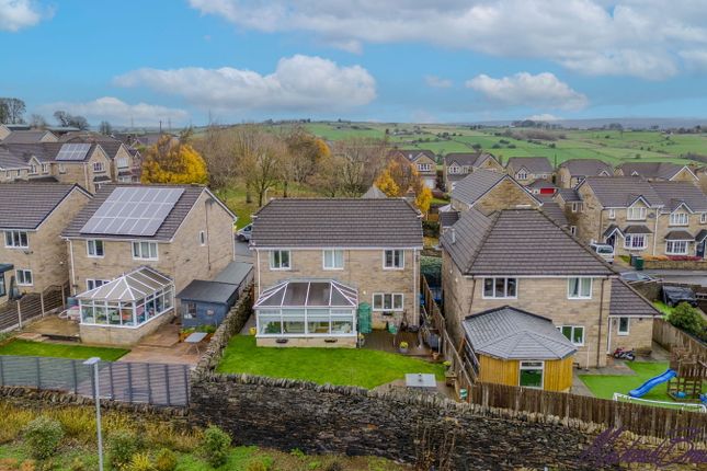 64, Oakhall Park, Bradford photo 3