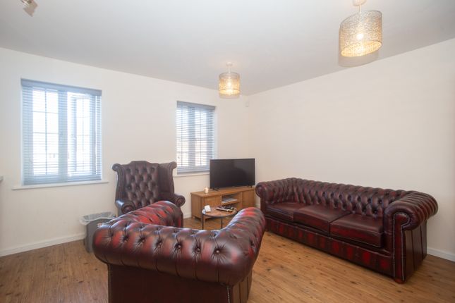 6, Mill Court Drive, Bolton photo 2