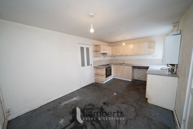 125 Woodmans Rise, Droitwich photo 2