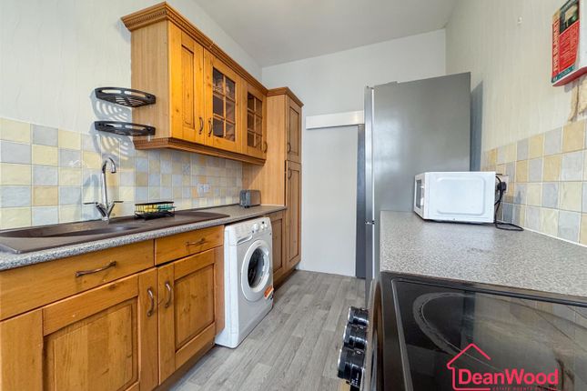 Flat 4, 35, Peel Road, Isle Of Man photo 2