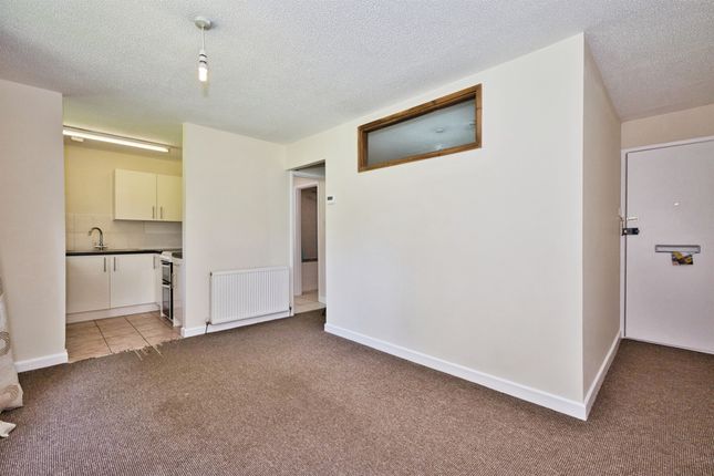 35, Bicknell Gardens, Yeovil photo 4