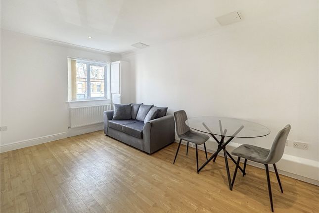 Flat 4, Michell House, 91, Heath Road, Twickenham photo 2