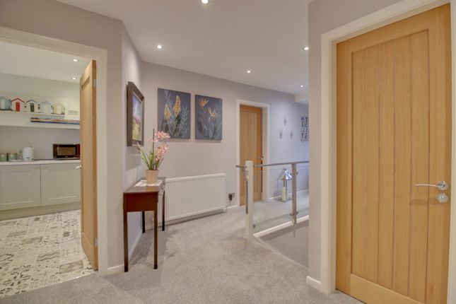 Flat for sale in Southway, Horsforth, Leeds, West Yorkshire
