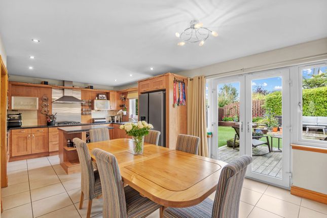 16 Braehead Place, Linlithgow photo 2