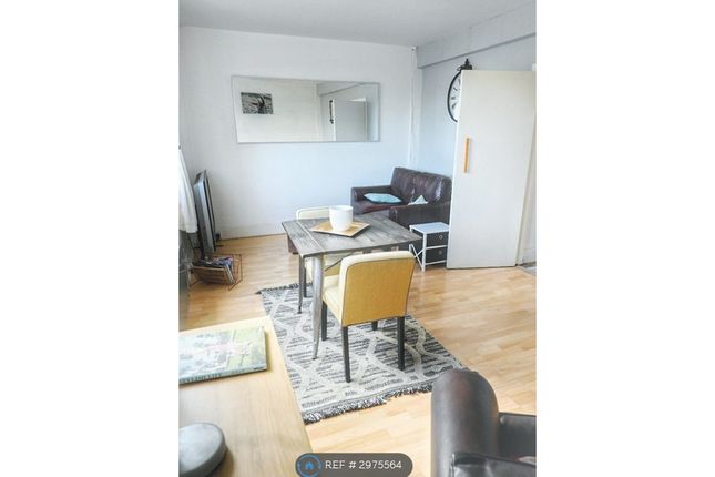 Flat, Parrs Wood Court Wilmslow Road, Manchester photo 4