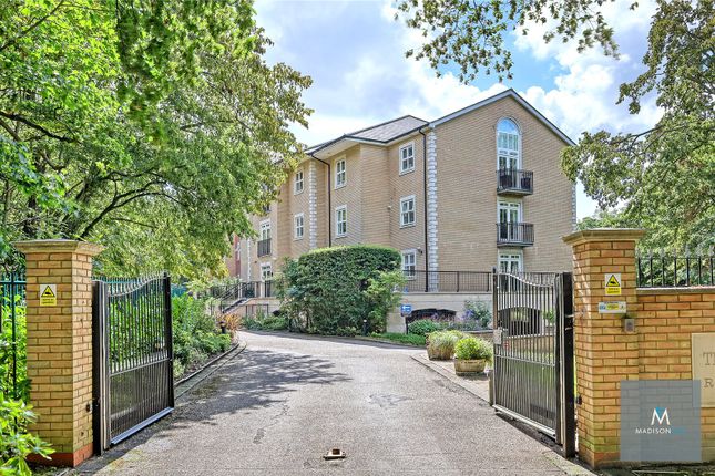 Flat for sale in The Manor, Regents Drive, Woodford Green, Greater London IG8