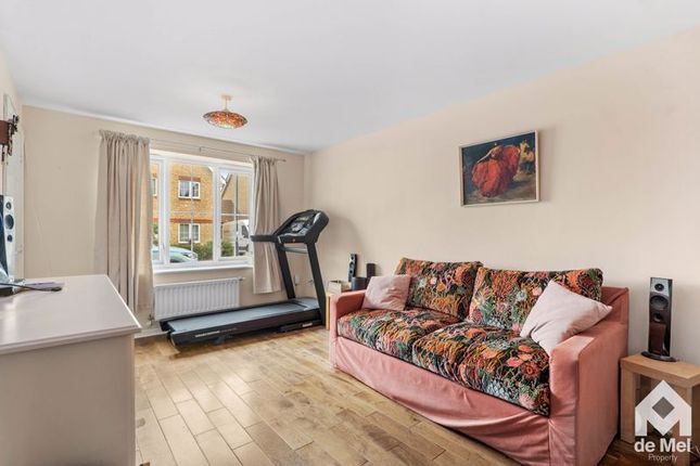 34, Mirabelle Road, Cheltenham photo 4