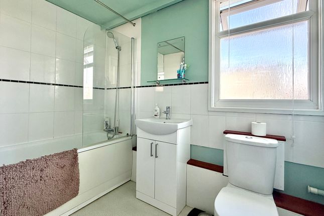 23, Cornwell Close, Gosport photo 4