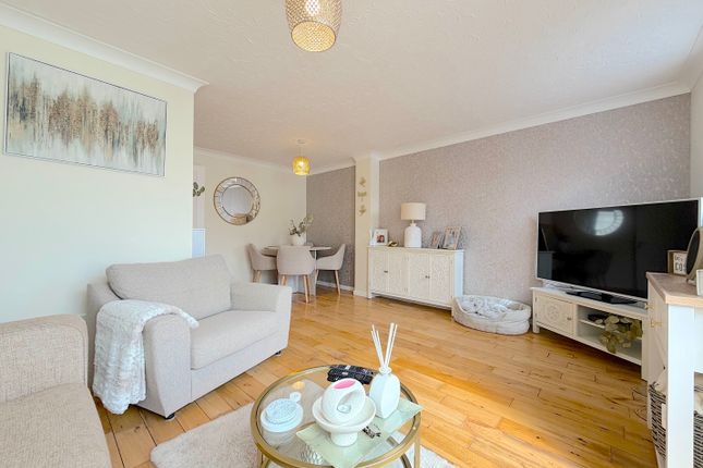 28, Foxtail Way, Cannock photo 2