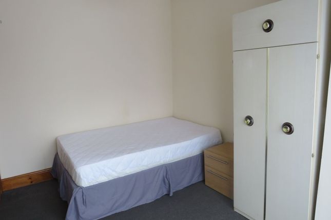 6 Moreton Road, Holyhead photo 2