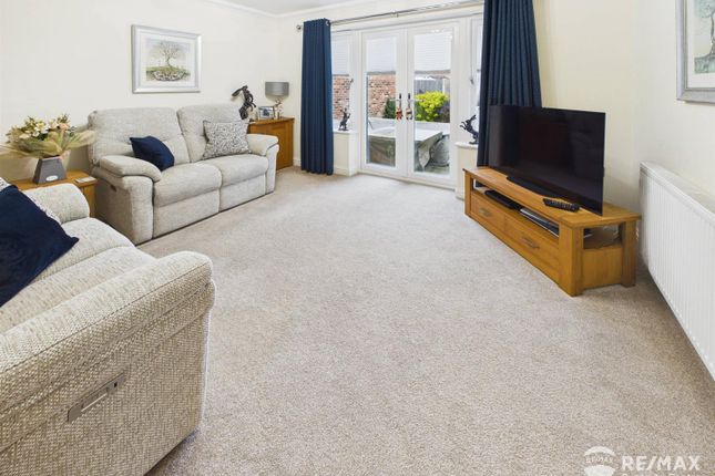 3, Fronks Gardens, Harwich photo 5