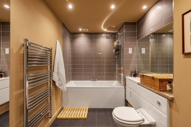 Flat 12, 105 Crown Dale, London photo 3