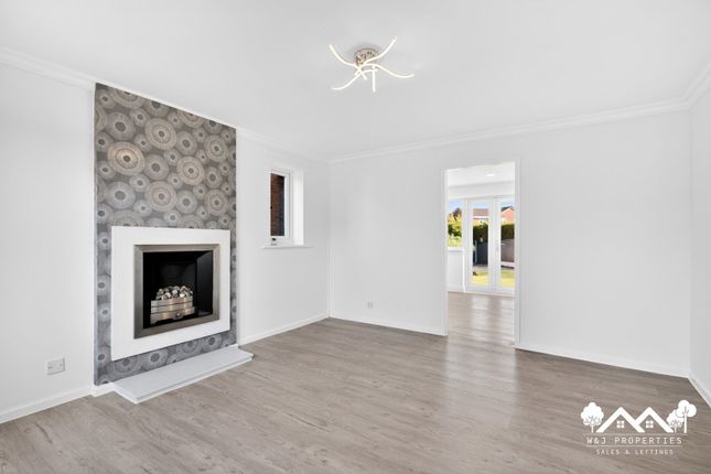 8, Ontario Close, Blackburn photo 2