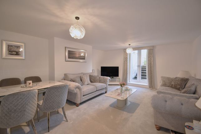 39b Heyes Lane, Alderley Edge photo 2