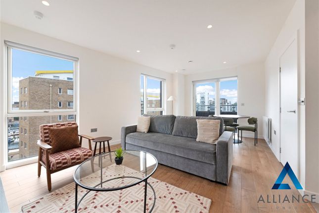 Flat 13, Vitruvian Court, 7, Rolling Mills Mews, London photo 3