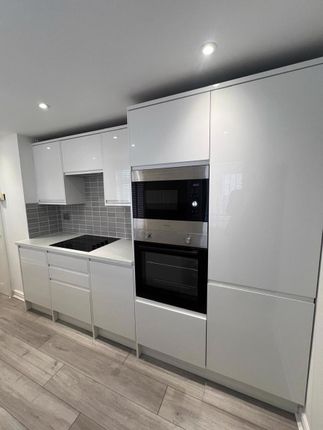 Flat A 18, Norman Terrace, Leeds photo 4
