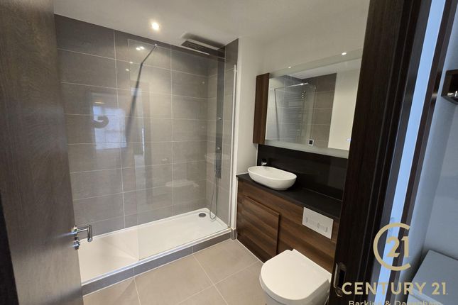 Flat 502, Sacrist Apartments 44-50, Abbey Road, BARKING photo 3